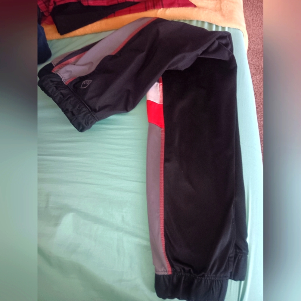 Boys size large 14/16, Body Glove jogging pants